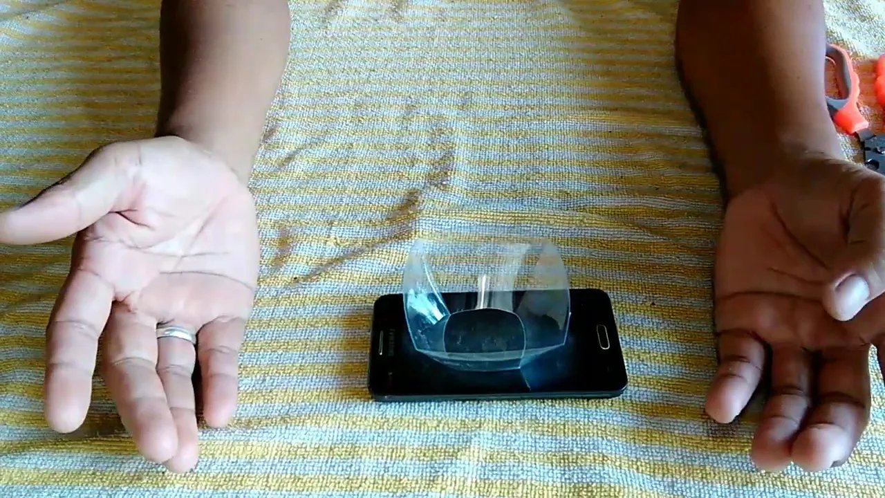Making a 3d hologram with plastic bottle
