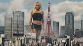 Pamela Anderson Giantess FX (AI test)