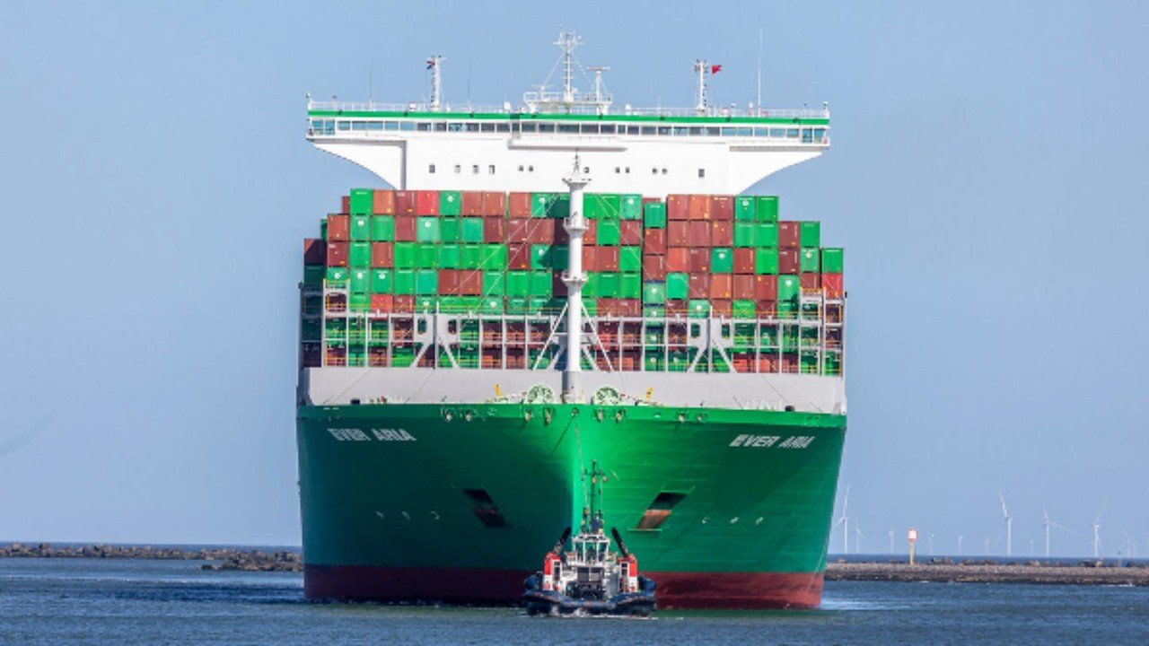 HUGE SHIPS AT ROTTERDAM PORT - 4K SHIP SPOTTING