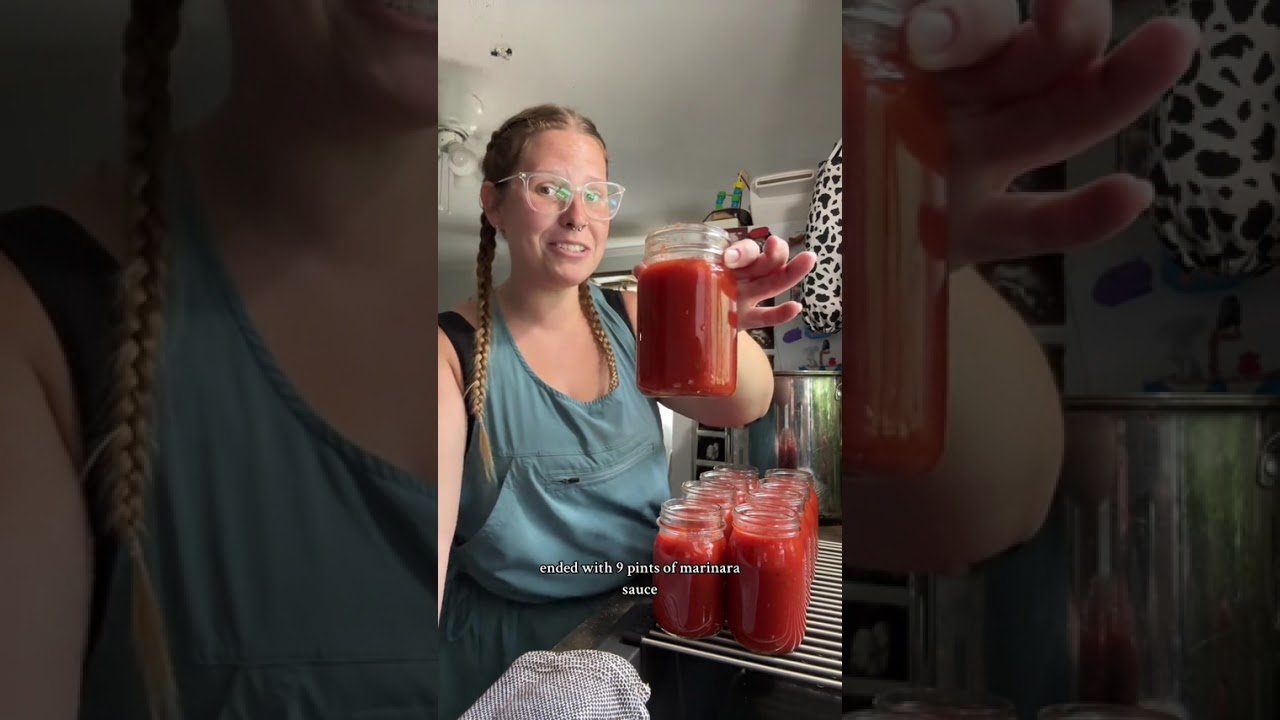 Finishing up my marinara sauce #steamcanning #waterbathcanning #canning #marinarasauce #homem