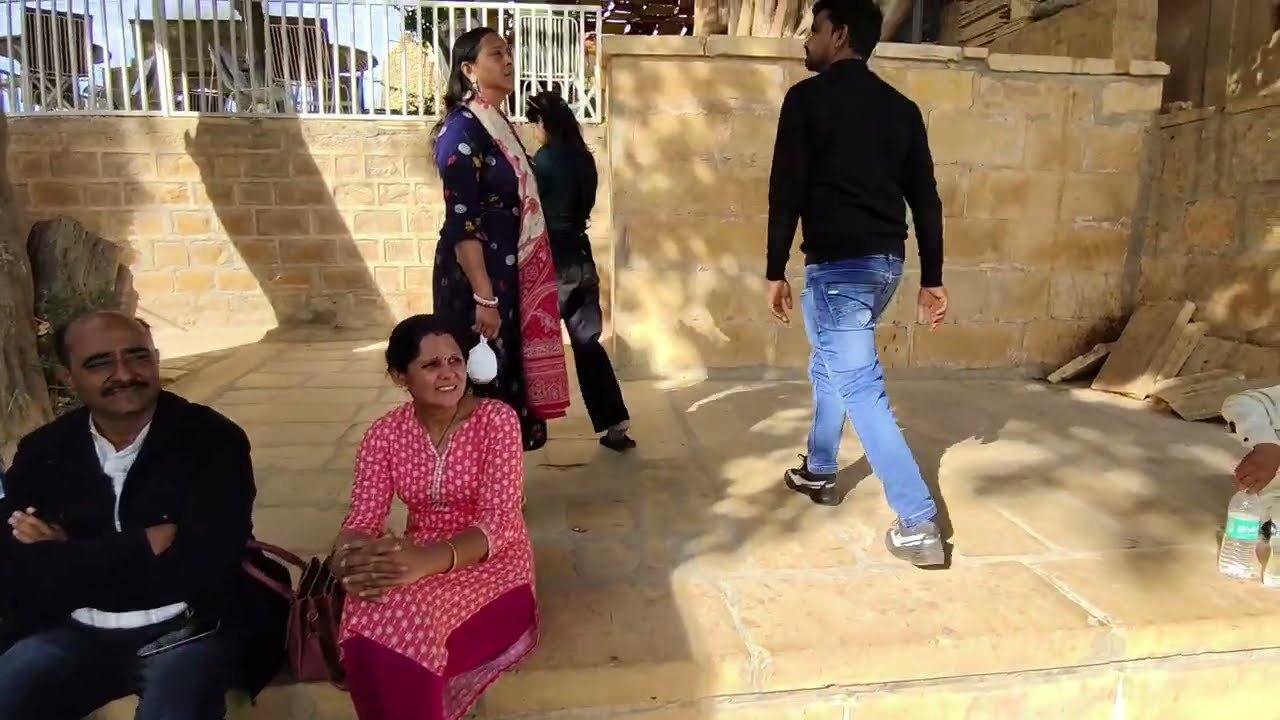 जैसलमेर फोर्ट को देखने बाहर इतनी भीड़। Jaisalmer fort dekhne ki bahut bhidi bheed ll my first vlogs